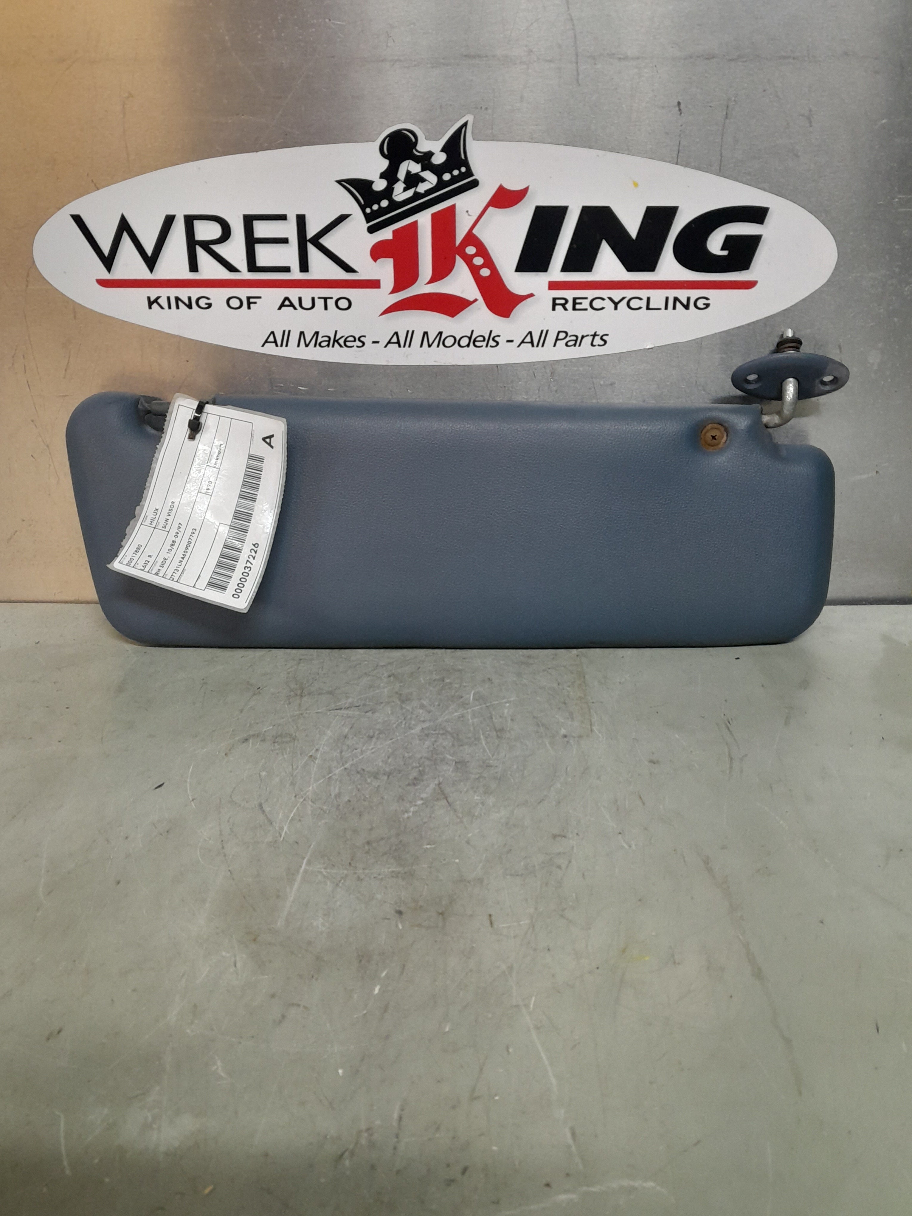 Toyota Hilux Sun Visor – Wrek King